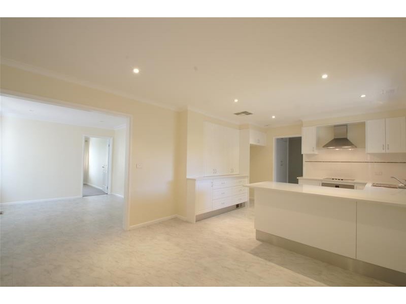 6 Warren Place, Chifley ACT 2606