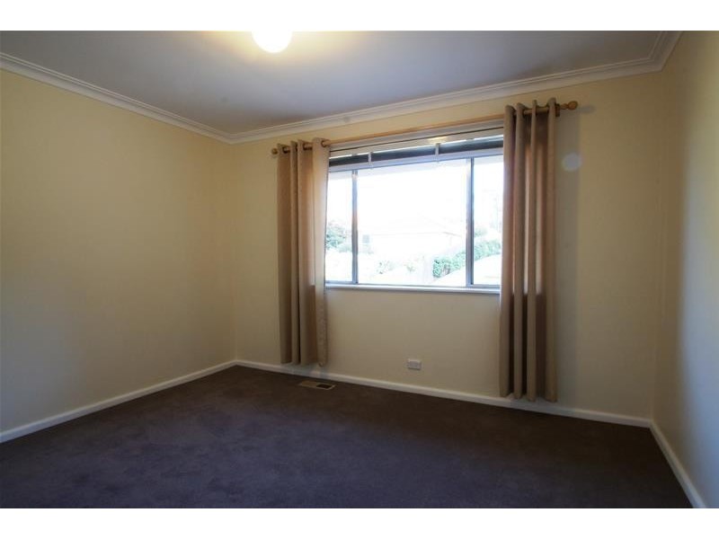 6 Warren Place, Chifley ACT 2606