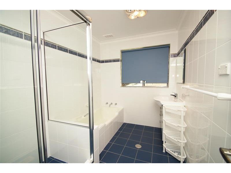 6 Warren Place, Chifley ACT 2606