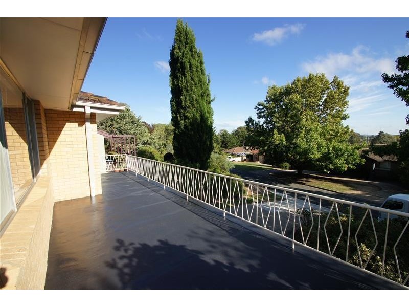 6 Warren Place, Chifley ACT 2606