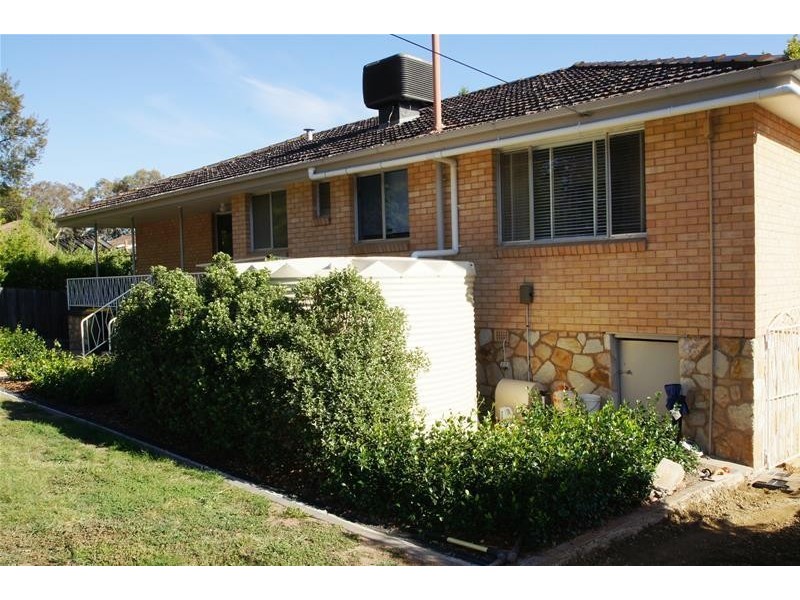 6 Warren Place, Chifley ACT 2606