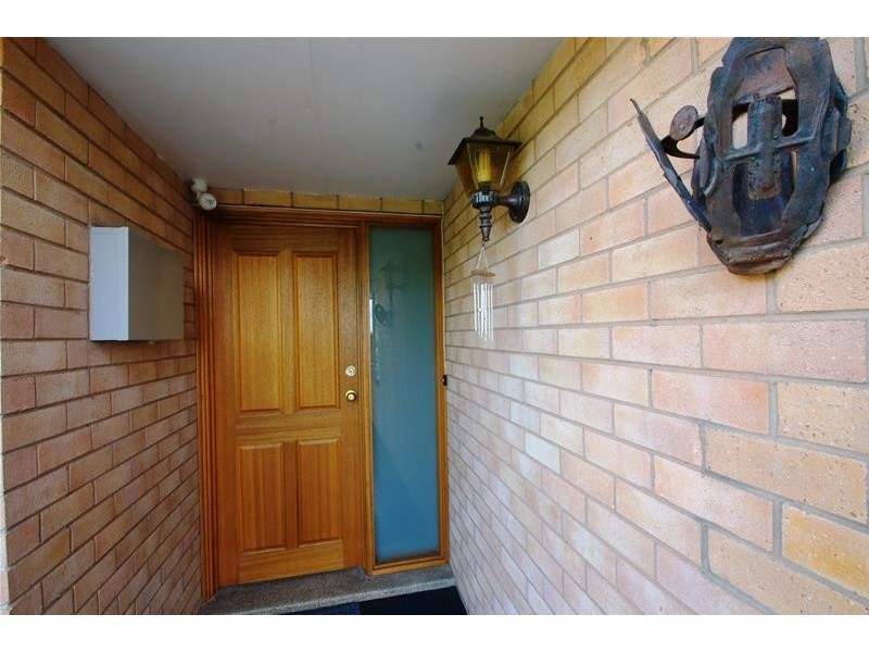 6 Warren Place, Chifley ACT 2606