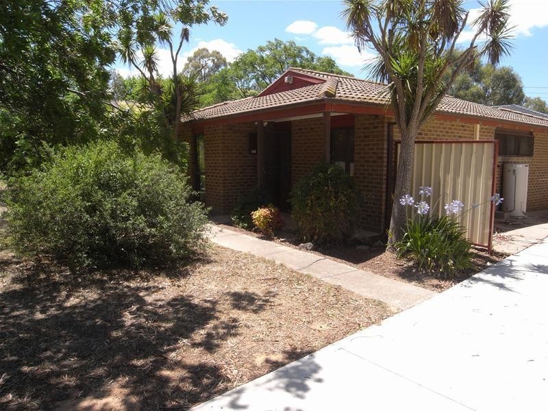 13 Neville Place, Latham ACT 2615