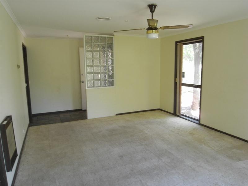 13 Neville Place, Latham ACT 2615