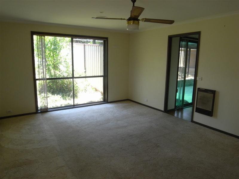 13 Neville Place, Latham ACT 2615