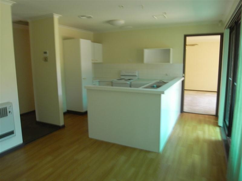 13 Neville Place, Latham ACT 2615