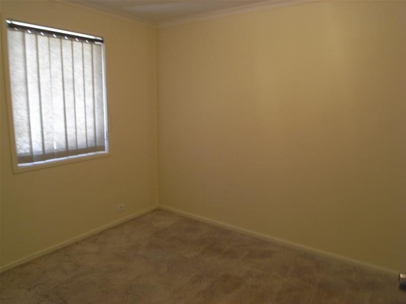 13 Neville Place, Latham ACT 2615