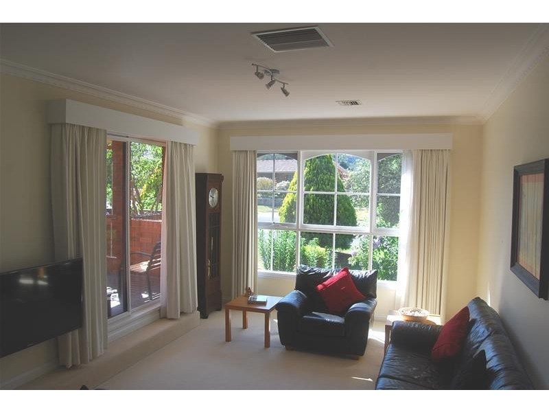 12 Bouchard Place, Fadden ACT 2904