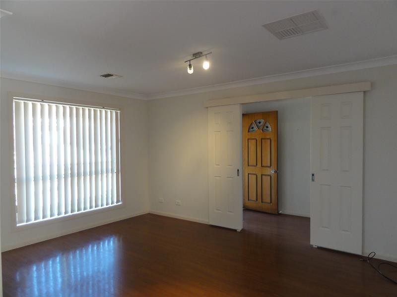 10 Burrumarra Avenue, Ngunnawal ACT 2913