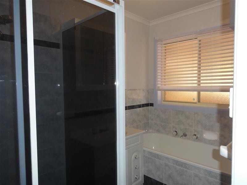 10 Burrumarra Avenue, Ngunnawal ACT 2913