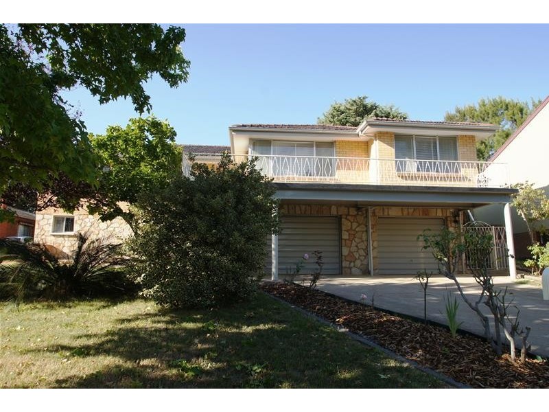 6 Warren Place, Chifley ACT 2606