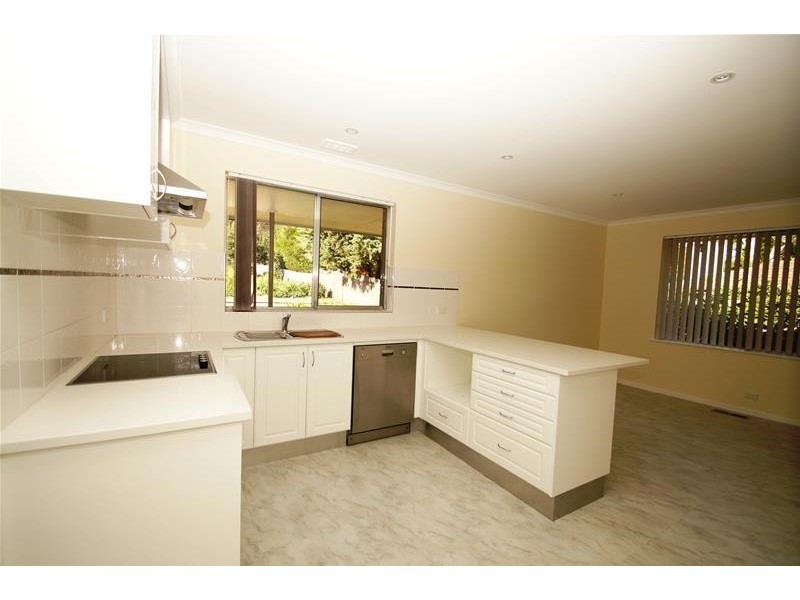 6 Warren Place, Chifley ACT 2606