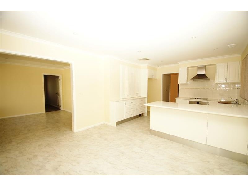 6 Warren Place, Chifley ACT 2606