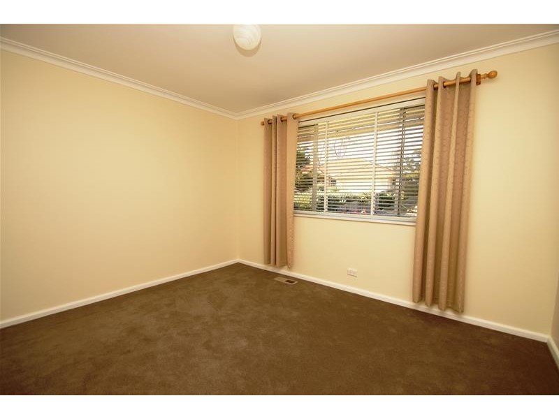 6 Warren Place, Chifley ACT 2606