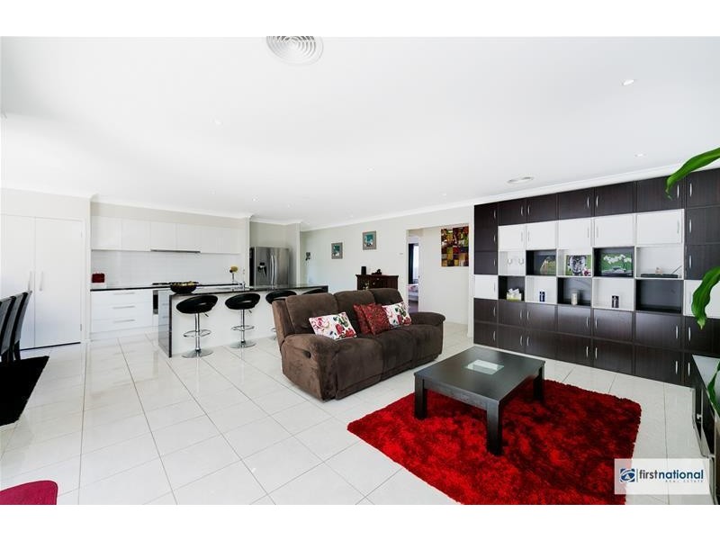 17 Renfree Street, Casey ACT 2913