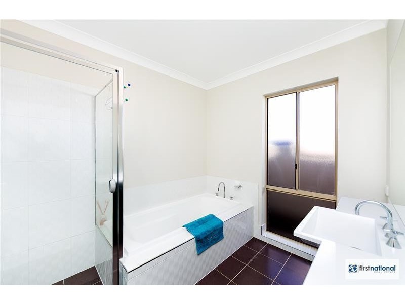 17 Renfree Street, Casey ACT 2913