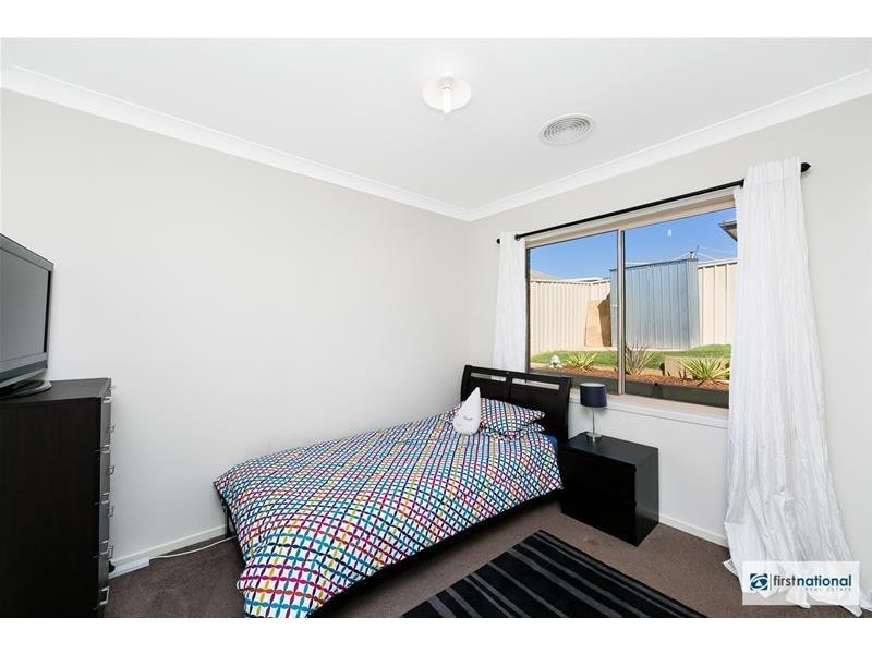 17 Renfree Street, Casey ACT 2913