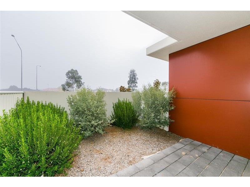 90/311 Flemington Road, Franklin ACT 2913