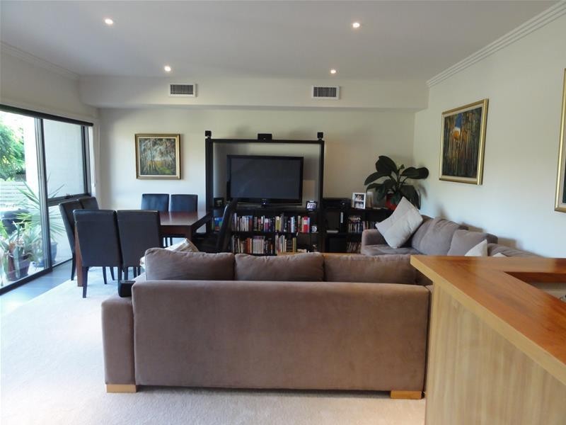 25 Keira Street, Narrabundah ACT 2604