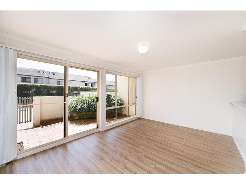 8/4 Antis Street, Phillip ACT 2606