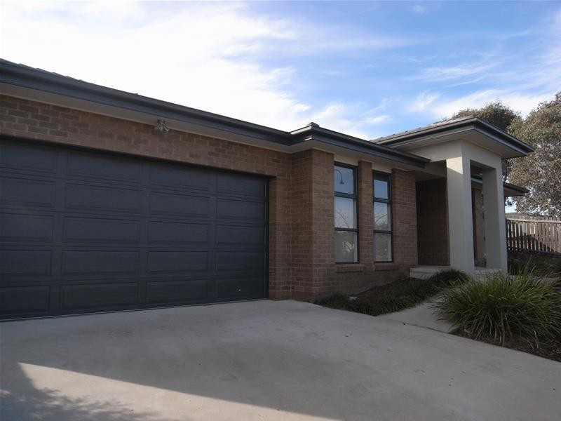 4 Keaney Street, Macgregor ACT 2615