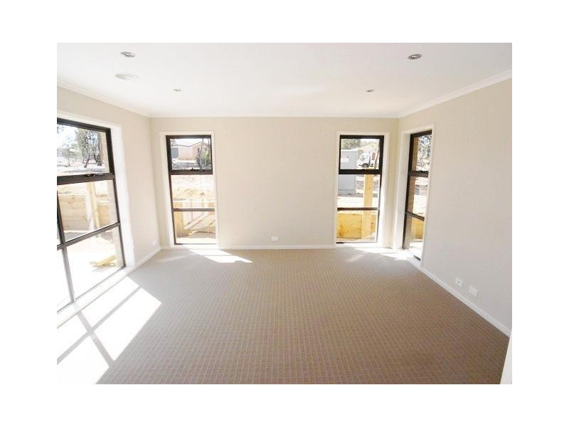 4 Keaney Street, Macgregor ACT 2615