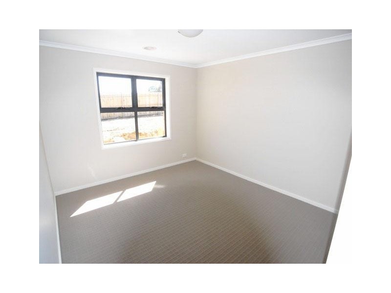 4 Keaney Street, Macgregor ACT 2615