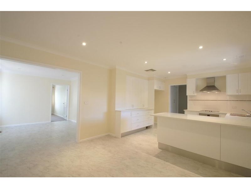 6 Warren Place, Chifley ACT 2606