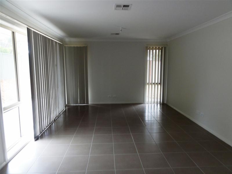 13b Nevile Place, Latham ACT 2615