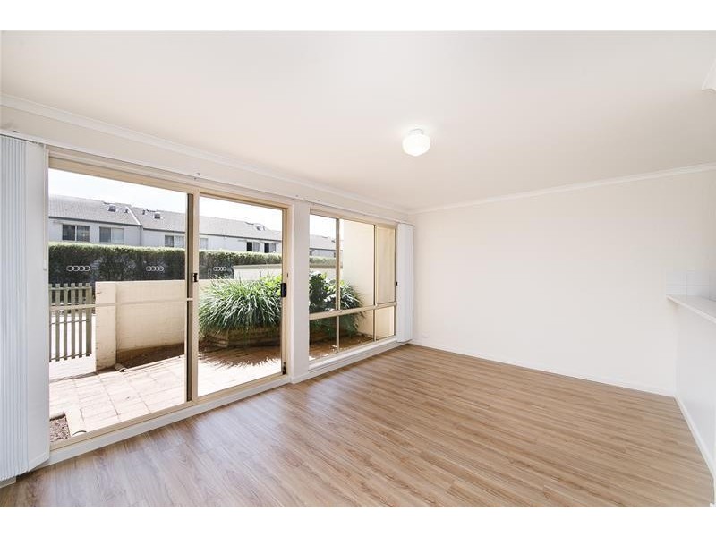 8/4 Antis Street, Phillip ACT 2606