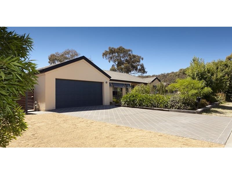 4 Burgan Grove, Jerrabomberra NSW 2619
