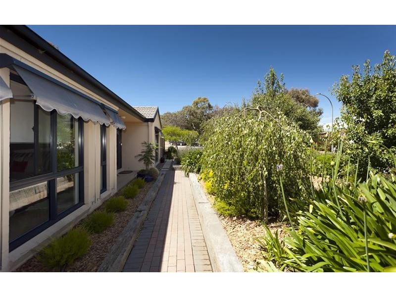 4 Burgan Grove, Jerrabomberra NSW 2619