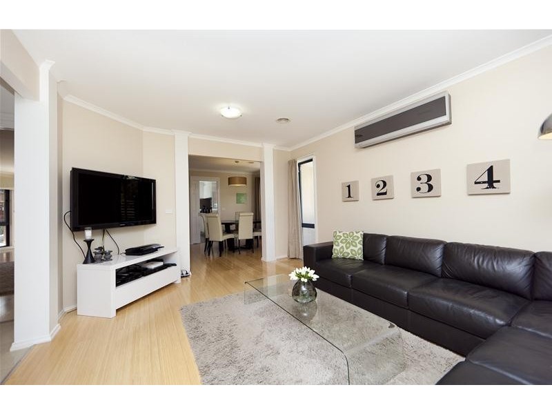 4 Burgan Grove, Jerrabomberra NSW 2619