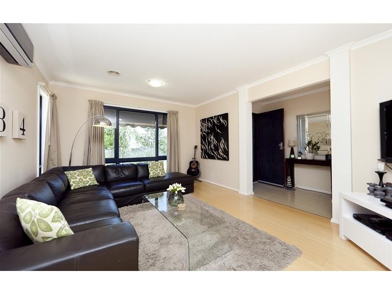 4 Burgan Grove, Jerrabomberra NSW 2619