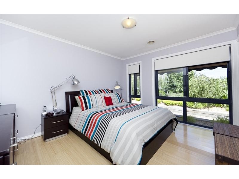 4 Burgan Grove, Jerrabomberra NSW 2619