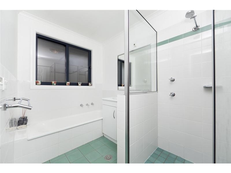 4 Burgan Grove, Jerrabomberra NSW 2619