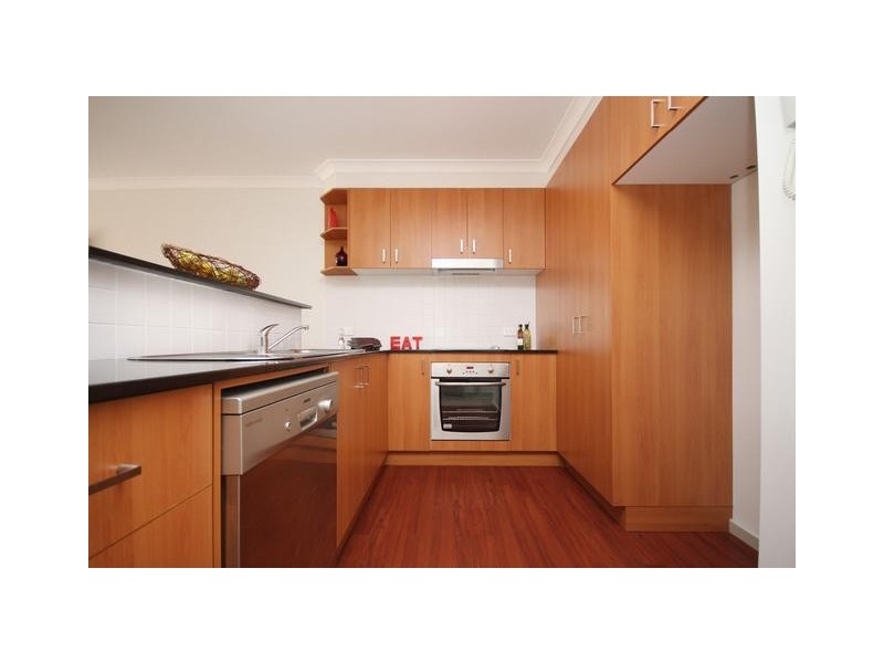 4/2 Namatjira Drive, Weston ACT 2611