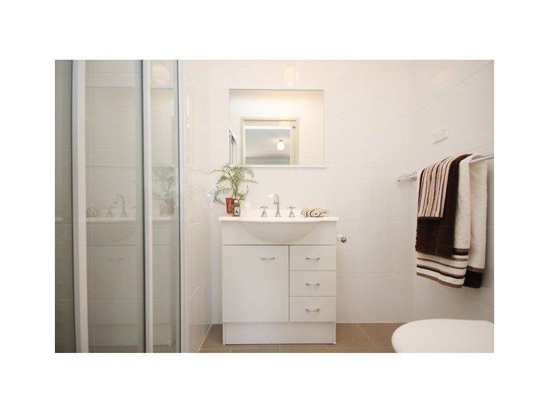 4/2 Namatjira Drive, Weston ACT 2611