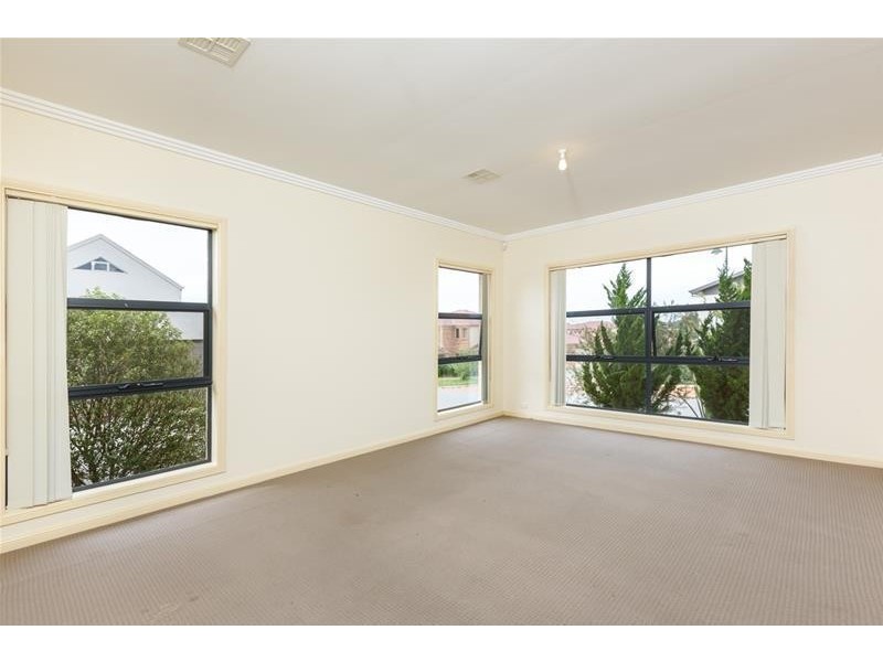 27 Linke Crescent, Bruce ACT 2617