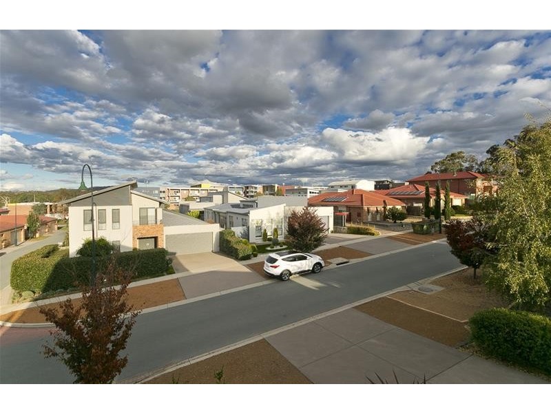 27 Linke Crescent, Bruce ACT 2617