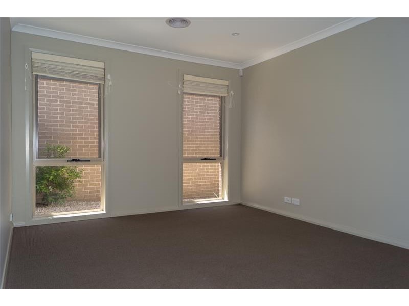 22 Charles Perkins Circuit, Bonner ACT 2914