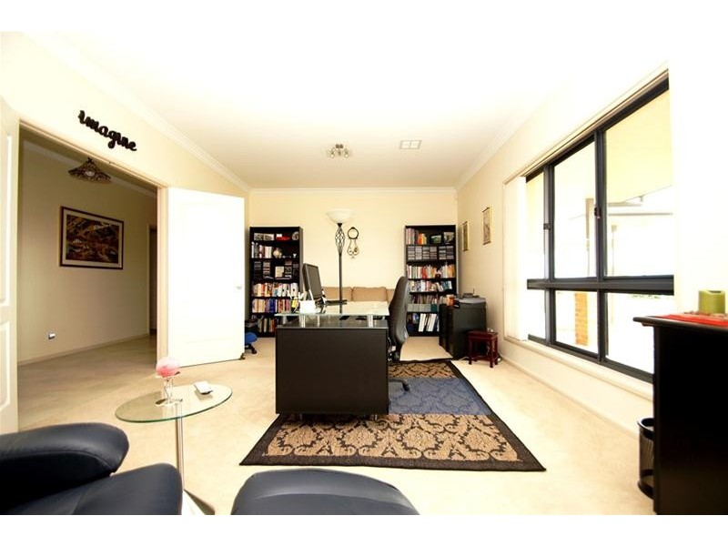 28 Beacon Place, Googong NSW 2620