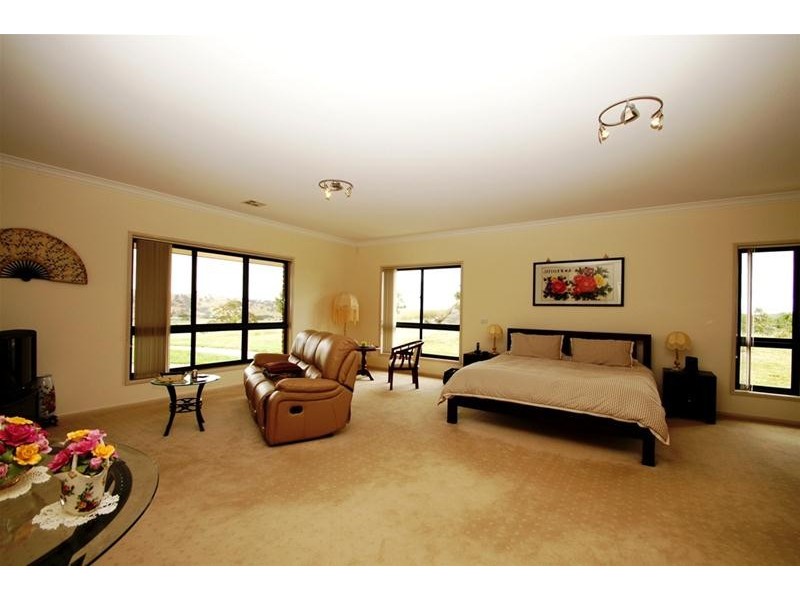 28 Beacon Place, Googong NSW 2620