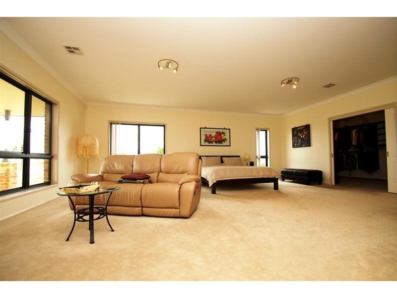 28 Beacon Place, Googong NSW 2620