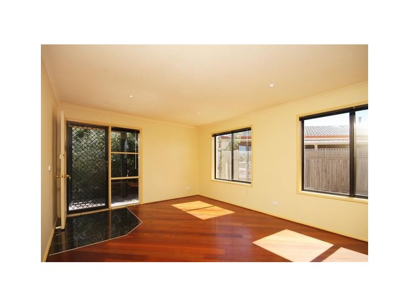 1/7 Cato Place, Dunlop ACT 2615