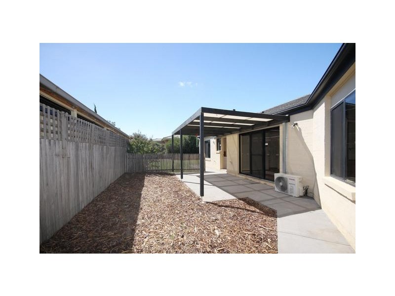 1/7 Cato Place, Dunlop ACT 2615