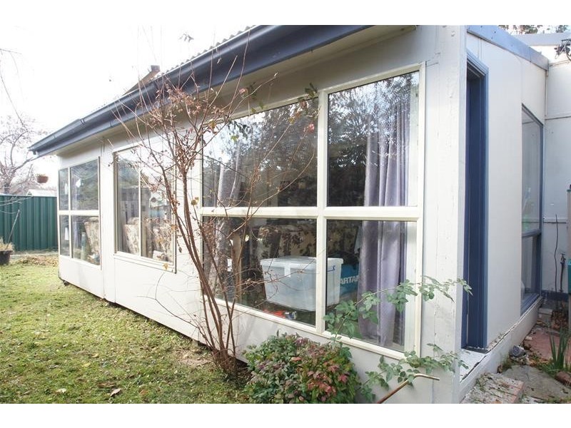 18 Marlee  Place, Narrabundah ACT 2604