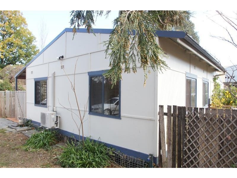 18 Marlee  Place, Narrabundah ACT 2604