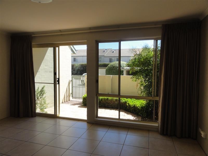 14/4 Antis Street, Phillip ACT 2606