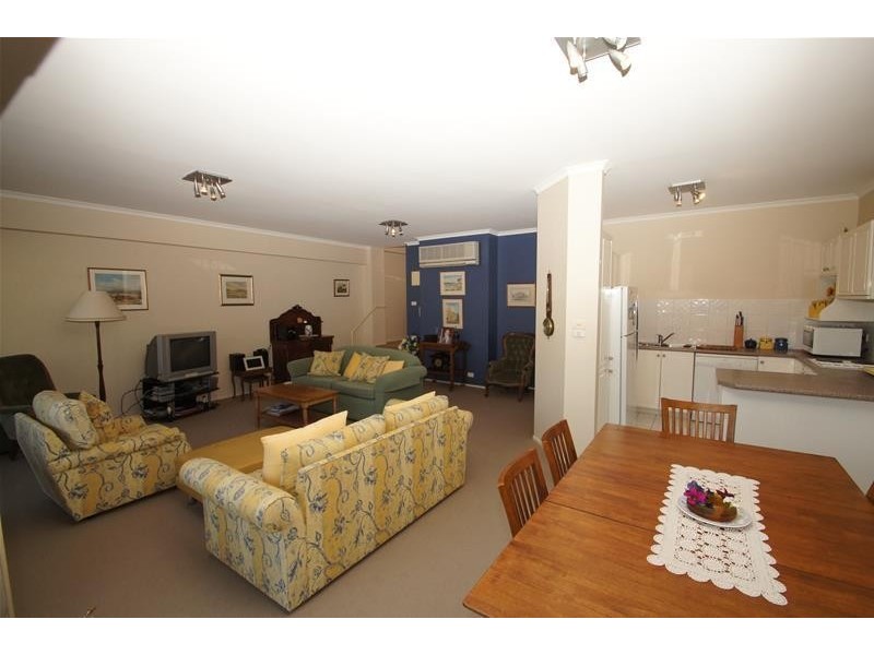 E2/2 Currie Crescent, Griffith ACT 2603